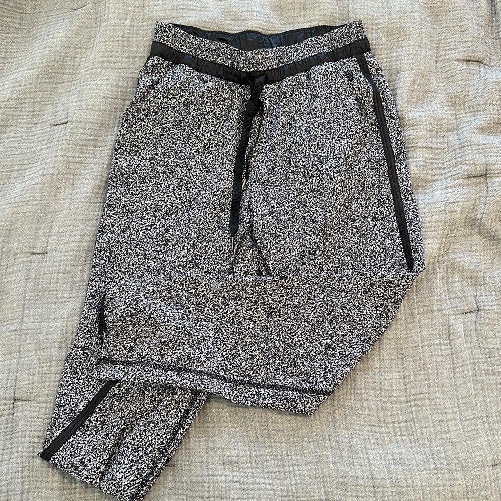 Lululemon crop pant. Worn once.
